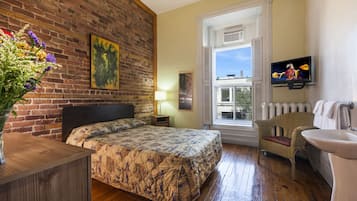 Zimmersafe, Bügeleisen/Bügelbrett, kostenlose Babybetten