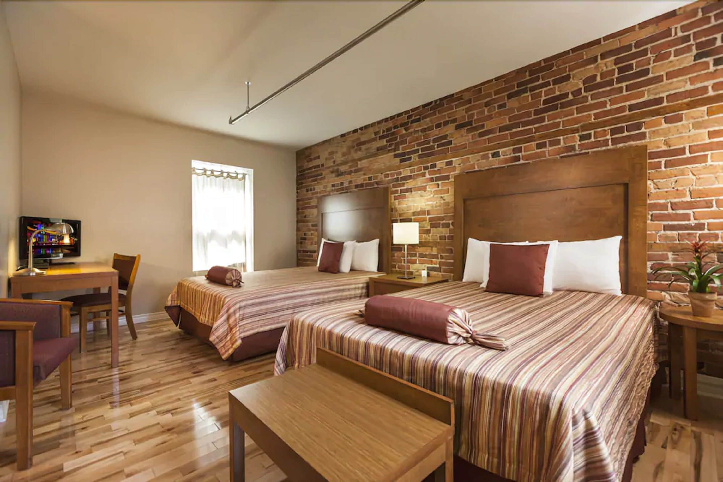 客房内保险箱、熨斗/熨板、免费婴儿床、免费 WiFi