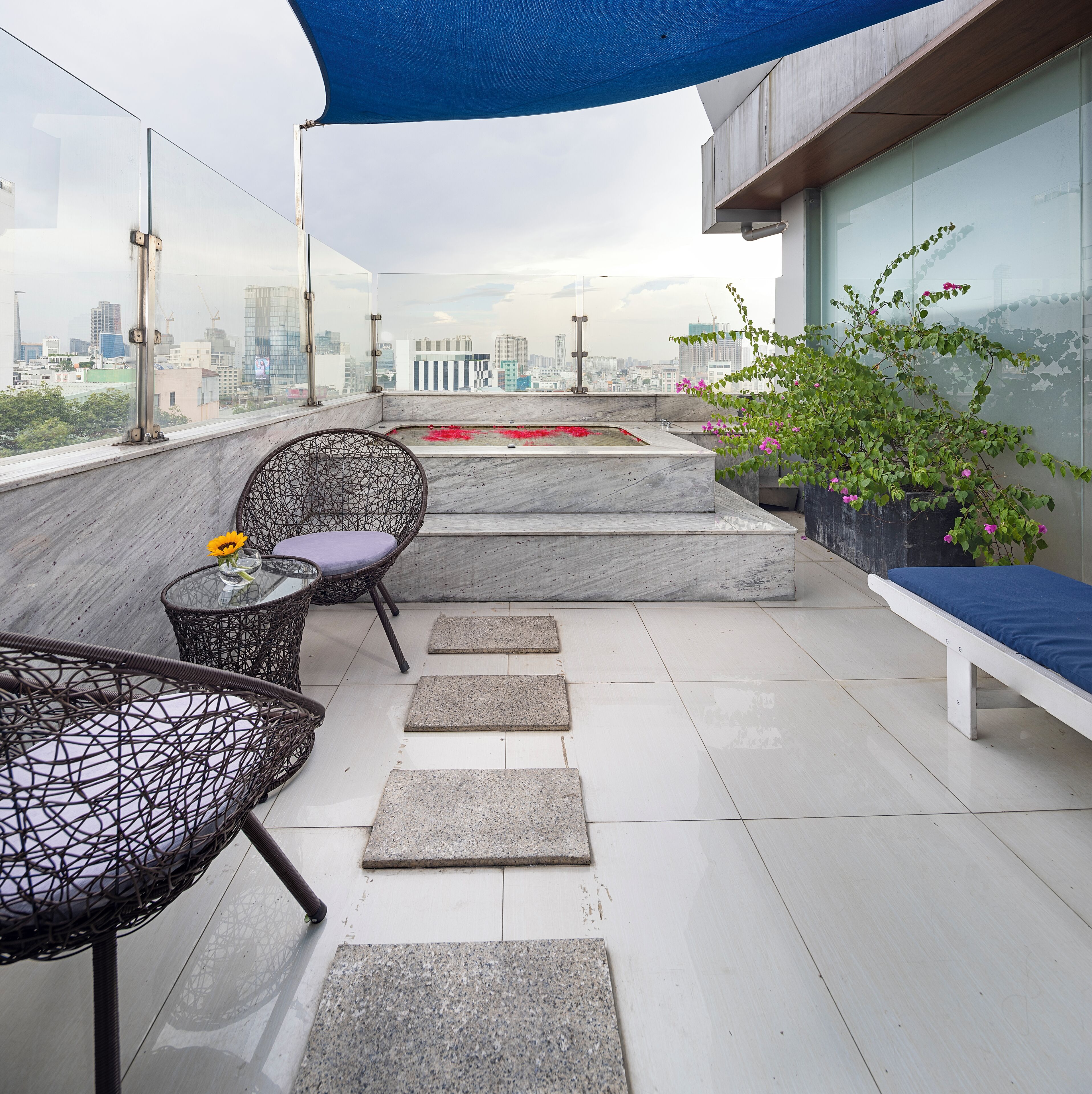 harmony suite free high tea & mini bar | terrace/patio