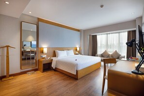 Signature Retreat Suite - Daily Free Afternoon & Mini Bar