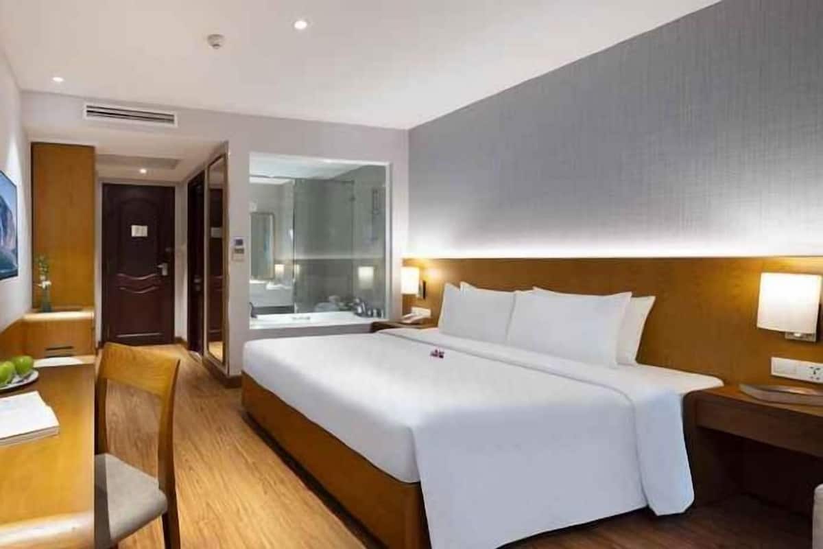 1 quarto, frigobar (abastecido com itens grátis), cofres nos quartos