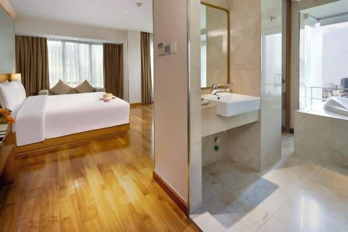 1 habitación y artículos del minibar gratis