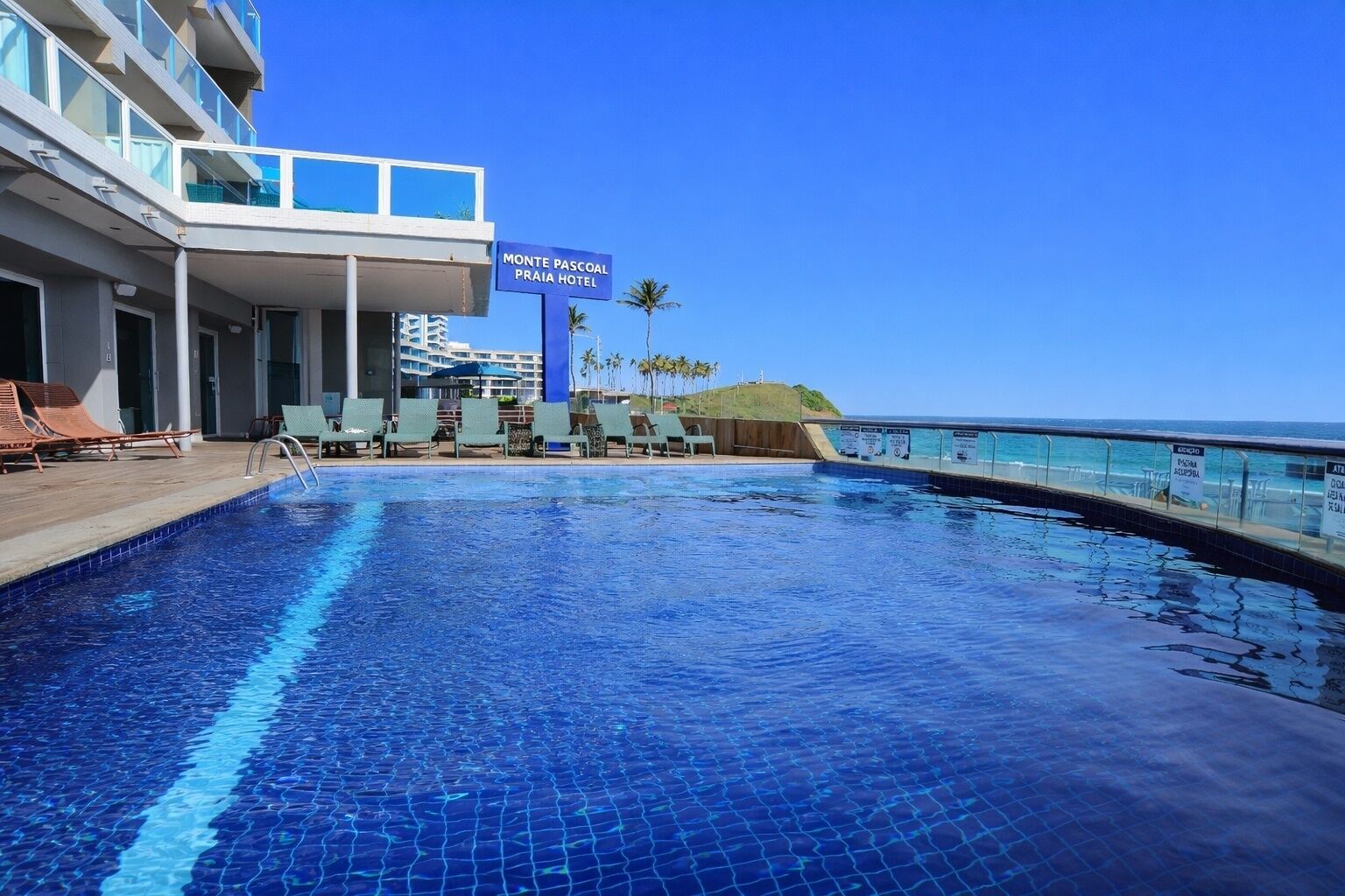 Outdoor pool, free cabanas, pool umbrellas