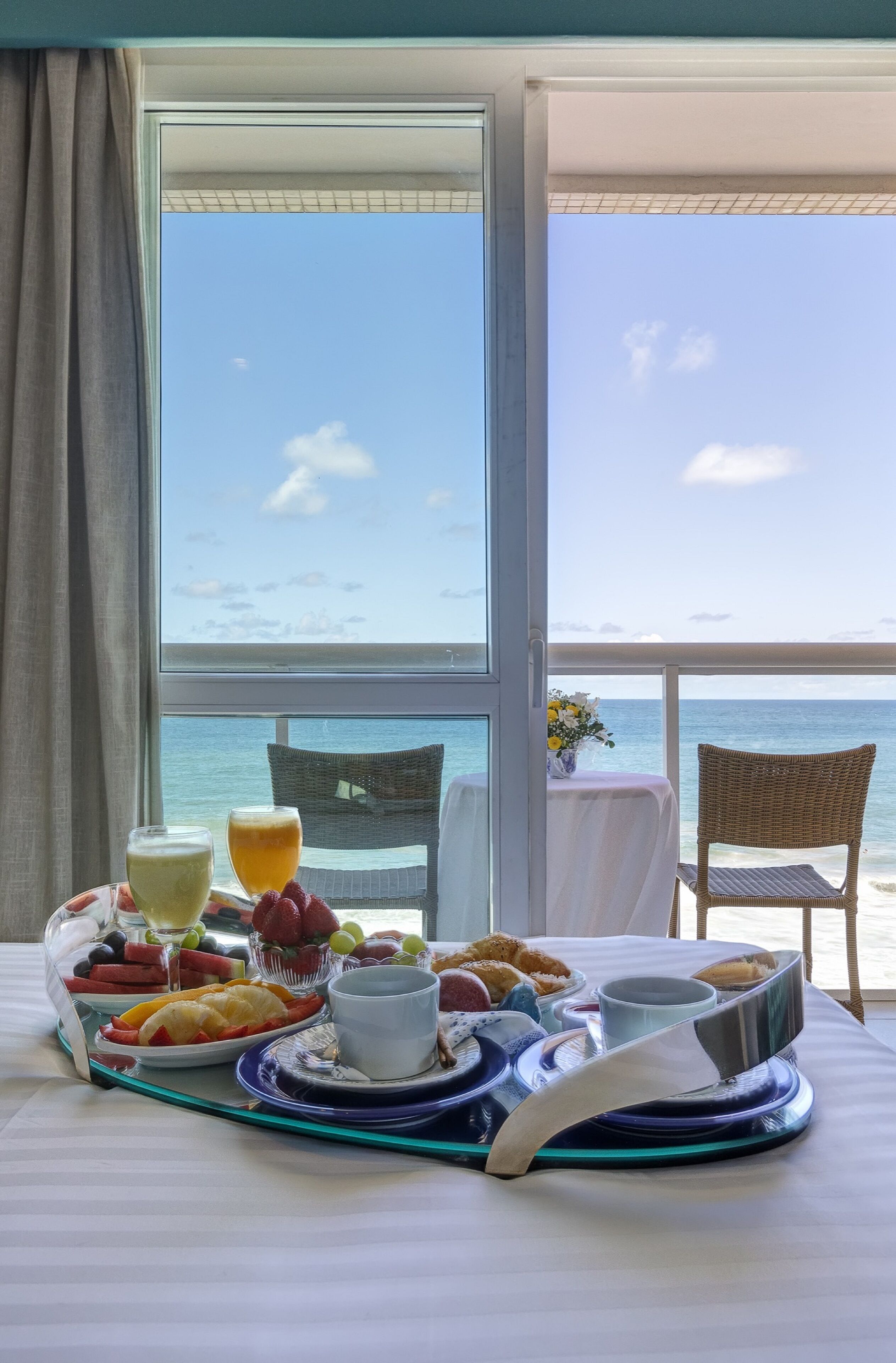 Minibar, coffres-forts dans les chambres, rideaux occultants