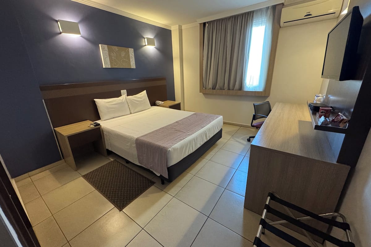 Superior Double Room | Bar mini, peti besi dalam bilik, langsir/tirai gelap terus, kalis bunyi