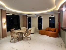 Frühstück, Mittagessen, Abendessen, internationale Küche 