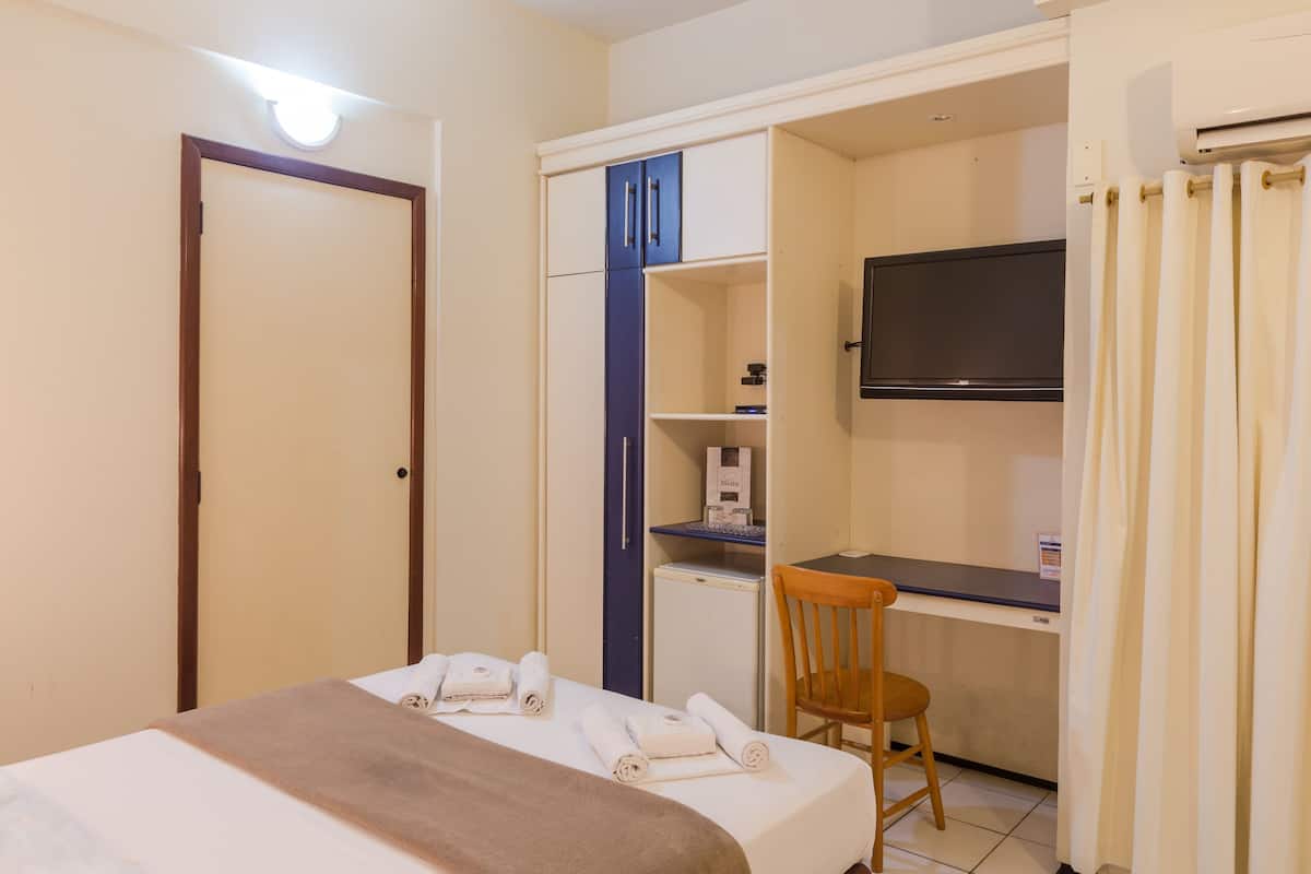 Minibar, blackout curtains, free WiFi