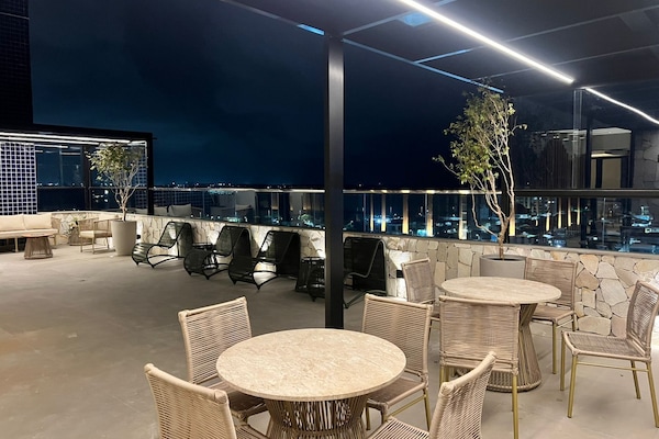 Frokost, lunsj og middag serveres, internasjonale retter