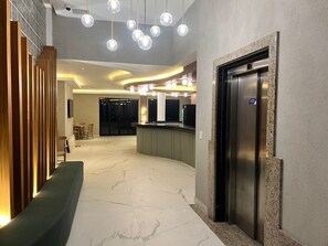 아침 식사, 점심 식사, 저녁 식사 제공, 세계 요리