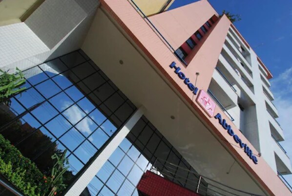 Front of property - Abbeville Hotel (São Luís)