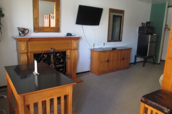 Standard Double Room, Ensuite (Jim Butler Suite) | 1 bedroom