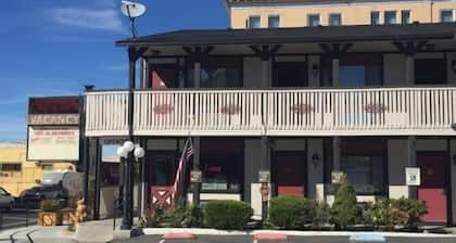 Jim Butler Inn & Suites