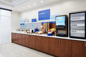 Free daily buffet breakfast  - Holiday Inn Express & Suites Port St. Lucie West by IHG (Port Saint Lucie)