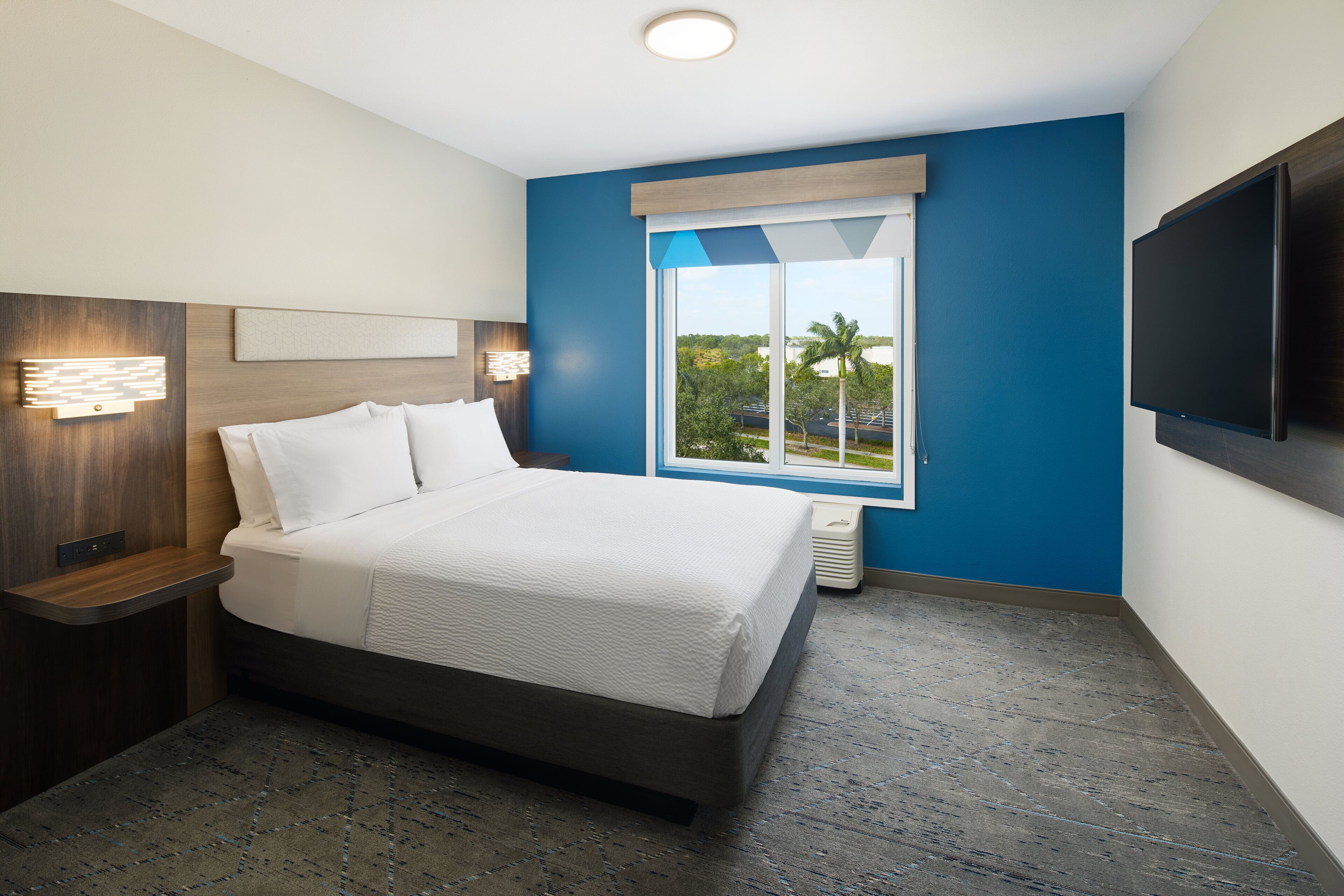 In-room safe, desk, laptop workspace, iron/ironing board