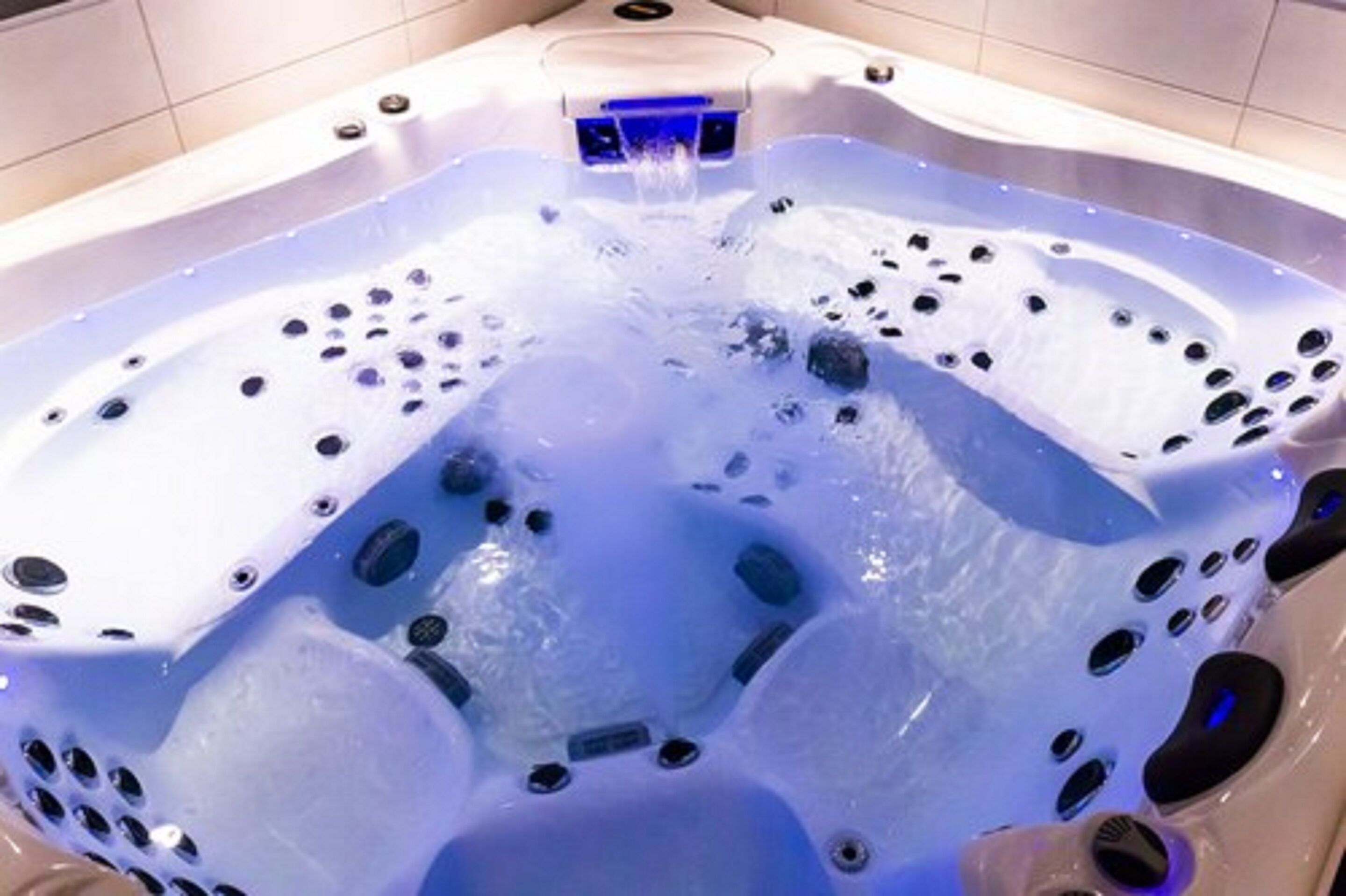 indoor spa tub