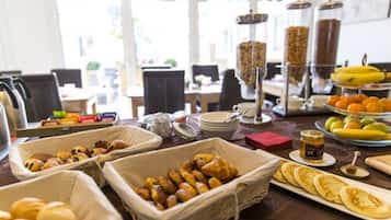 Daily buffet breakfast for a fee
