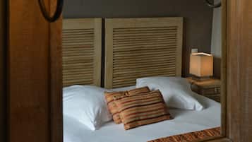 Standard Room, City View | Minibar, in-room safe, individually decorated, desk