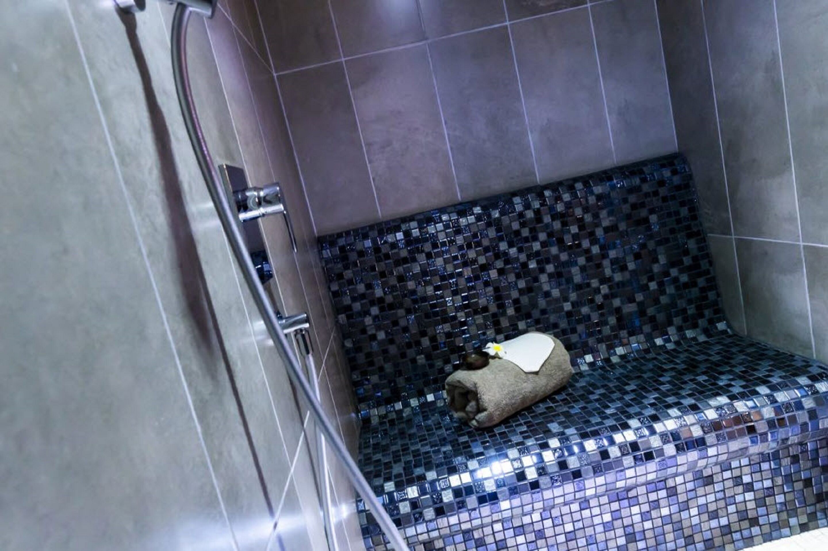 土耳其浴、面部护理、按摩服务