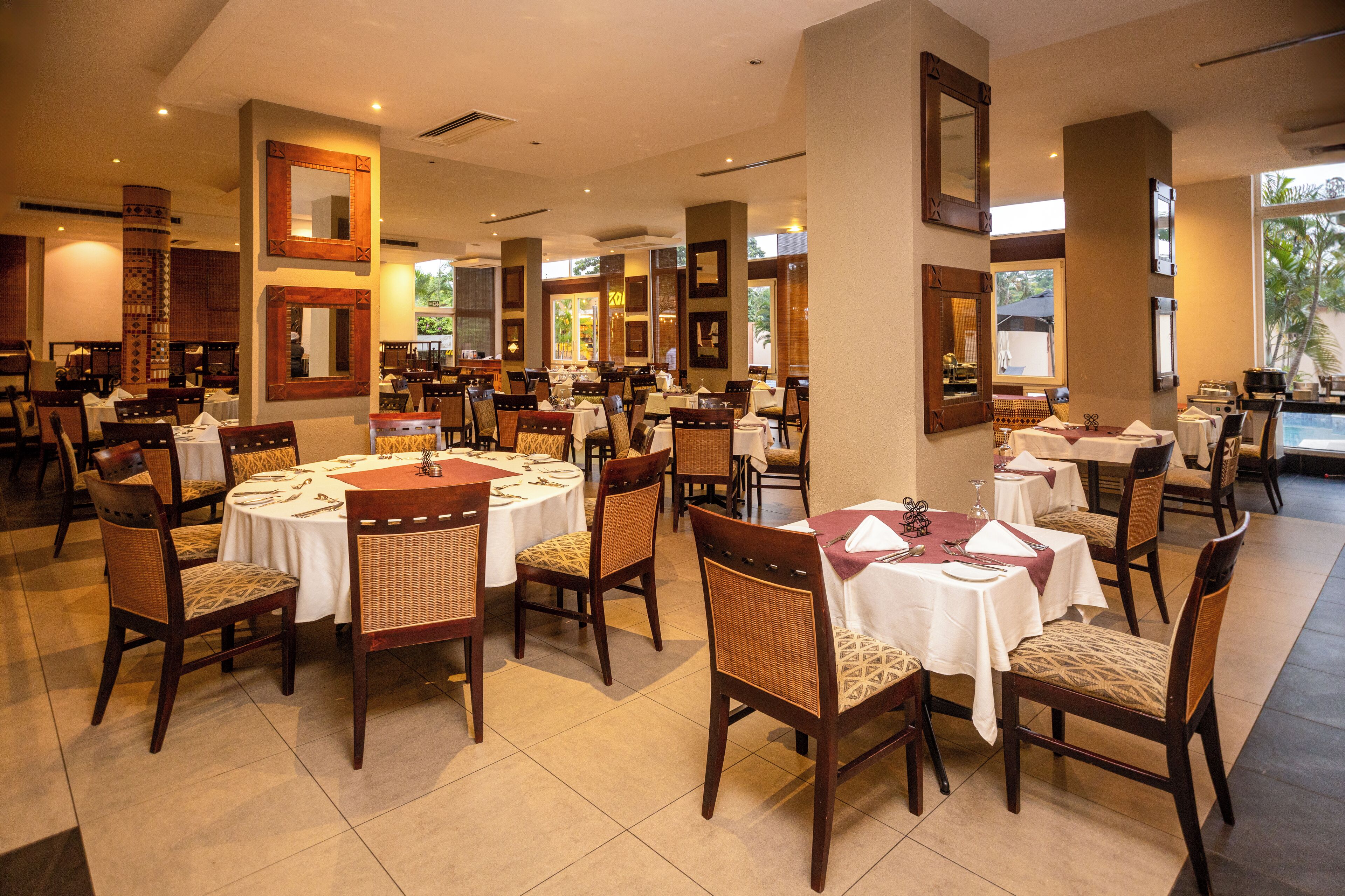 breakfast, lunch and dinner served