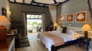 Minibar, in-room safe, desk, iron/ironing board - Pinewood Beach Resort and Spa (Diani Beach)