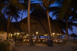 4 restaurants; breakfast, lunch, and dinner served - Pinewood Beach Resort and Spa (Diani Beach)