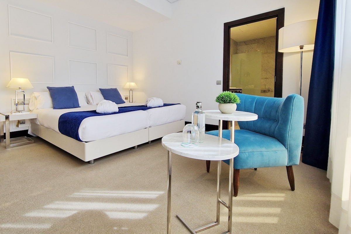 in-room safe, desk, blackout curtains, soundproofing