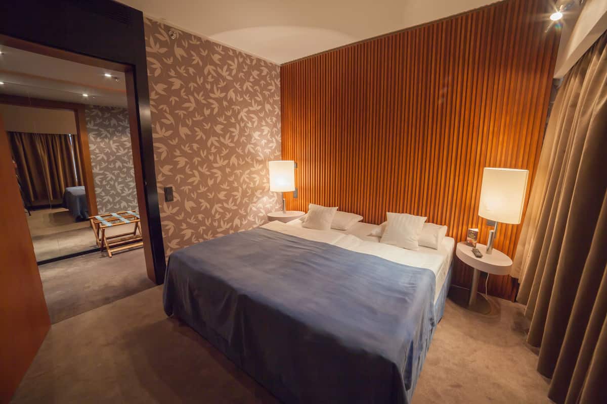 junior suite | hypo-allergenic bedding, minibar, in-room safe, desk