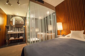 Deluxe Room | Hypo-allergenic bedding, minibar, in-room safe, desk - Hotel Yasmin (Kosice)