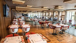 فطور أوروبي مجانًا يوميًا