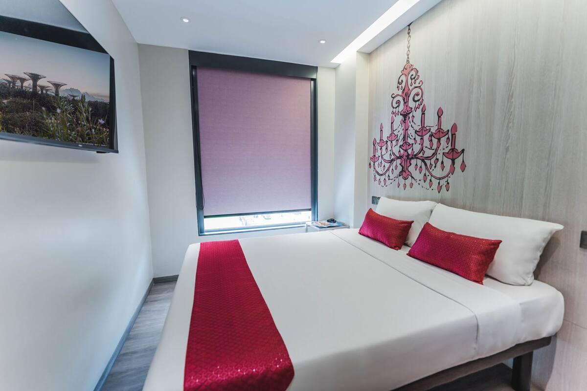 Free WiFi, bed sheets