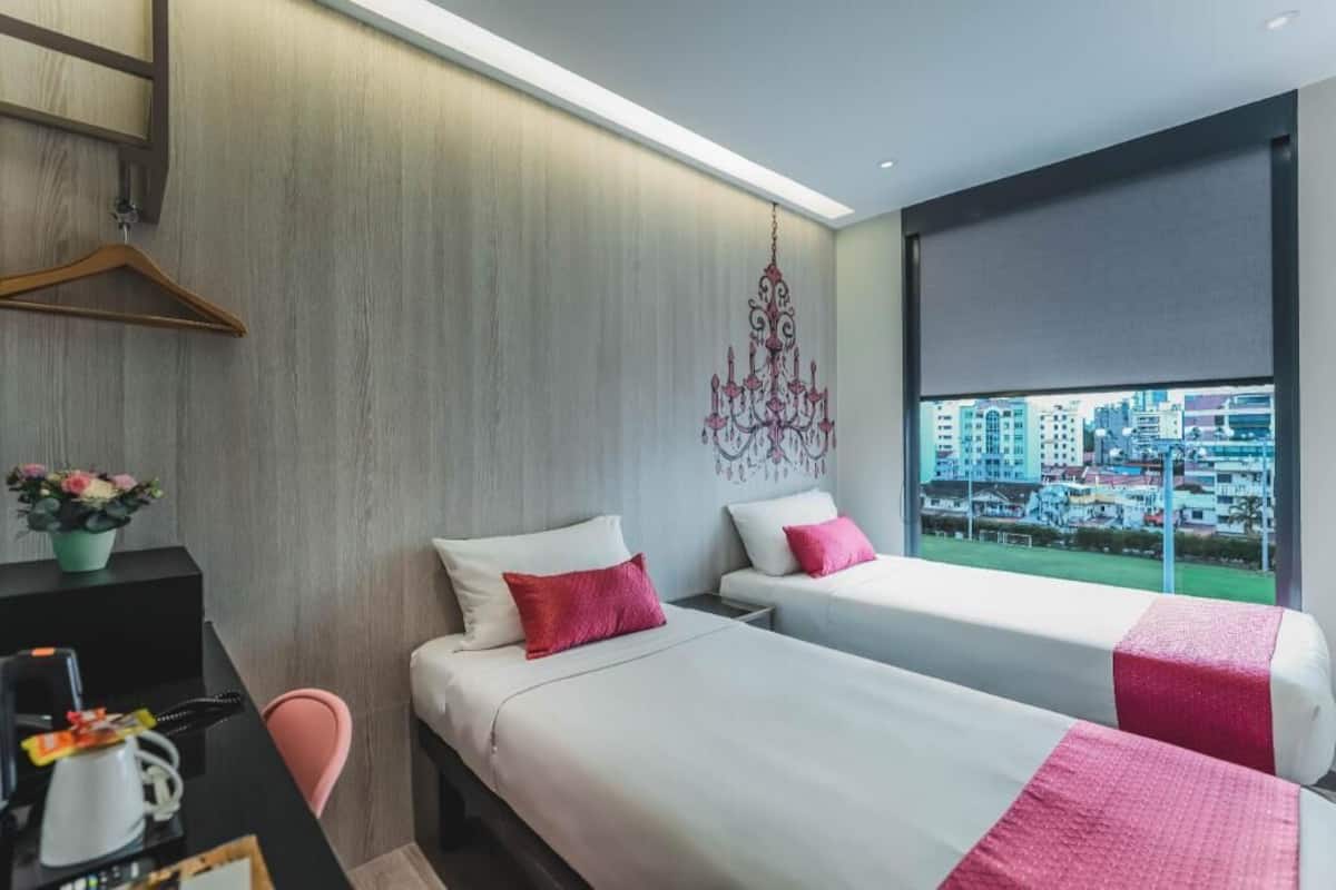 Free WiFi, bed sheets