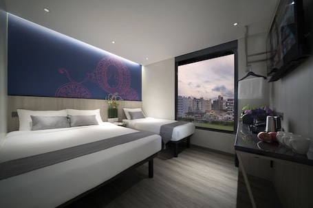 Triple Room | Free WiFi, bed sheets