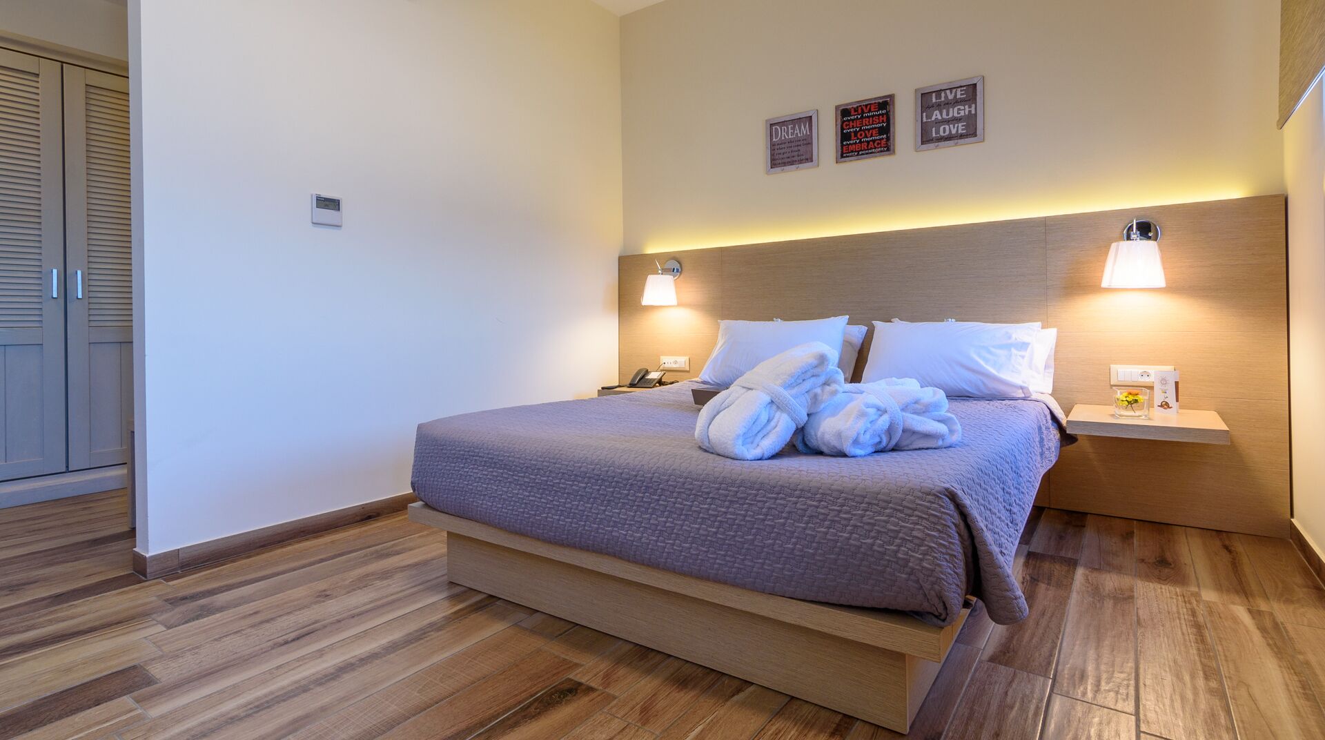 premium double room | down duvets, minibar, in-room safe, desk
