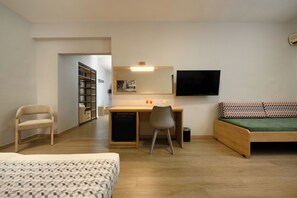 Bungalow Familial, vue jardin | Coffres-forts dans les chambres, bureau, rideaux occultants