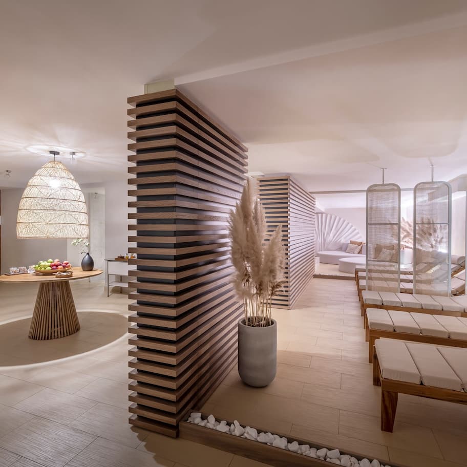 Sauna, steam room, body treatments, facials, 10 treatment rooms