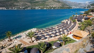 Privat strand i närheten och strandhanddukar