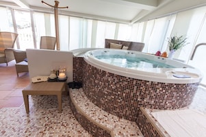 Sauna, hot tub, Turkish bath, body treatments, body wraps, body scrubs