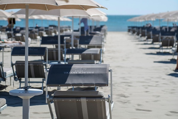Plage privée à proximité, parasols, serviettes de plage, bar de plage
