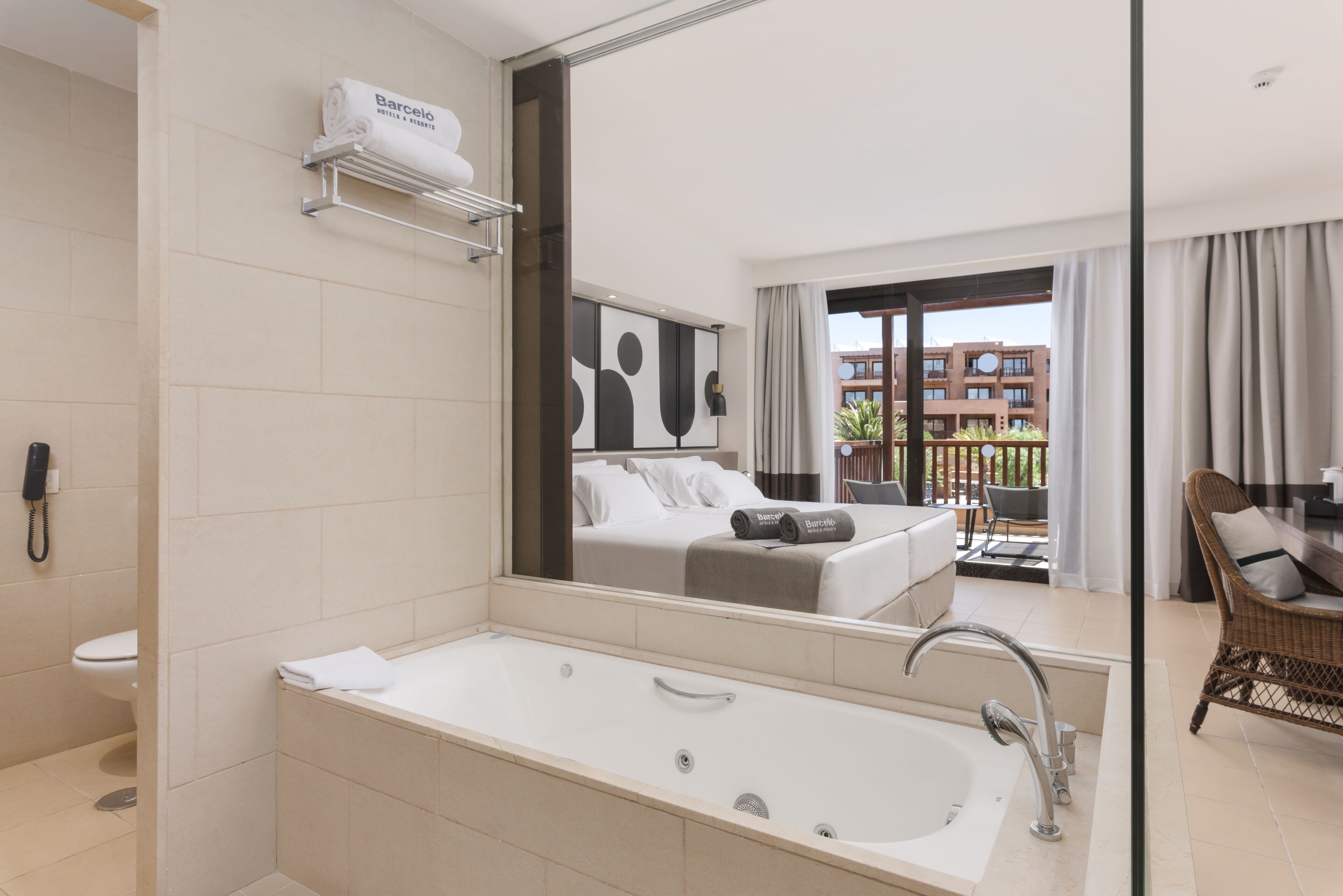 1 bedroom, egyptian cotton sheets, premium bedding, down duvets