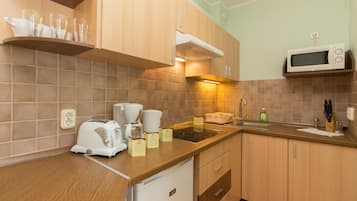 基础公寓 | 私人简易厨房 | 大冰箱、微波炉、炉灶、茶具/咖啡用具