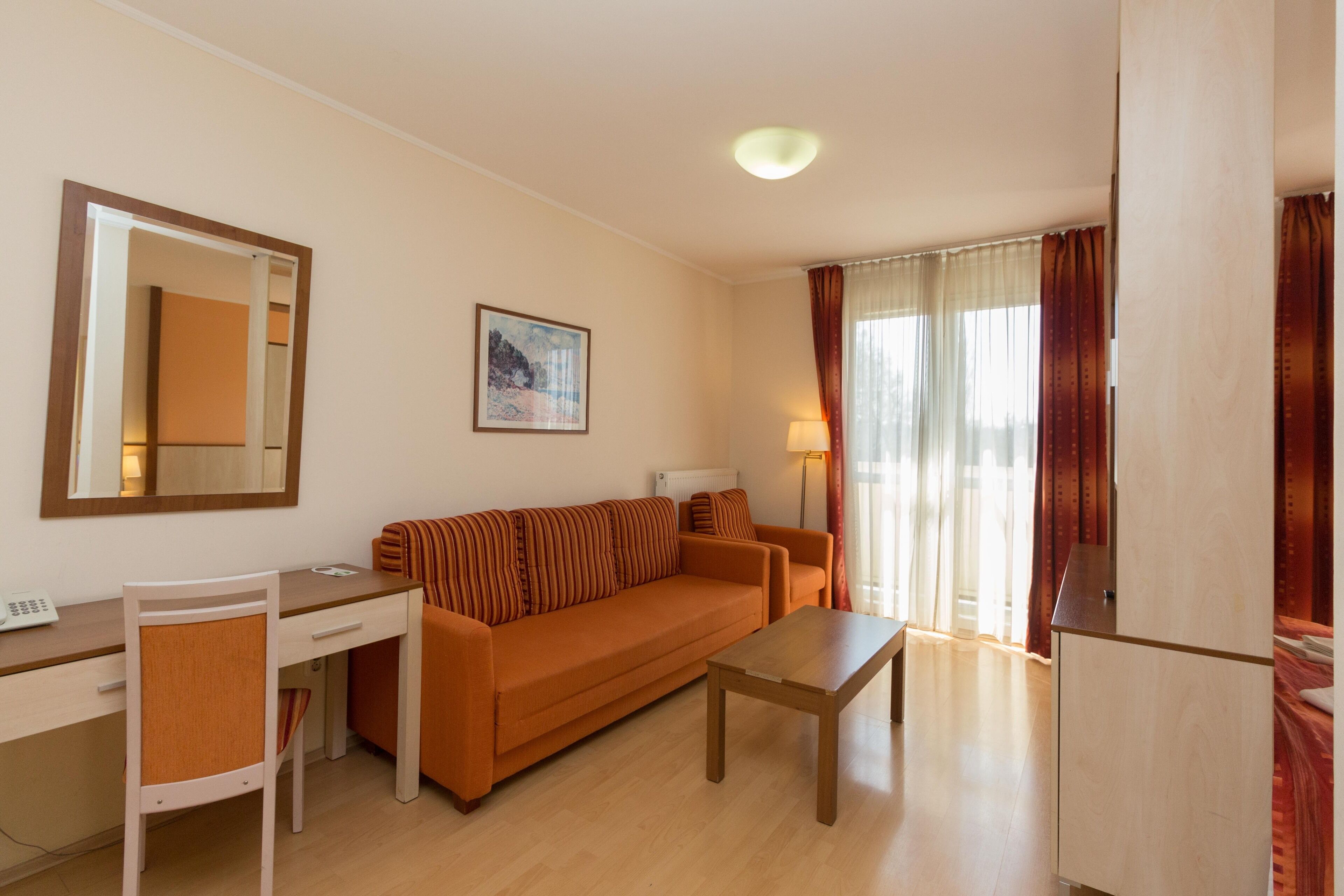 Televisión de pantalla plana de 55 cm con canales por cable 