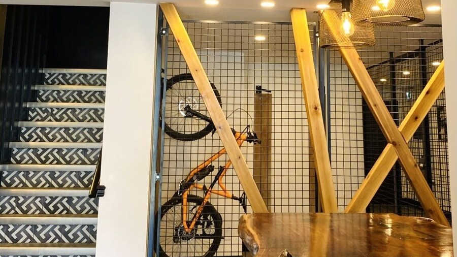 Crash Hotel Squamish