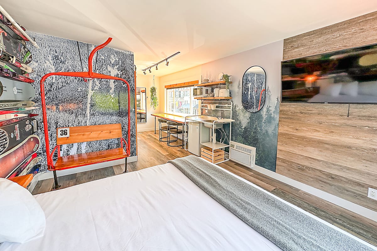 Design Room, 1 King Bed, Kitchenette, Mountain View | Minibar, individually decorated, blackout curtains, free WiFi