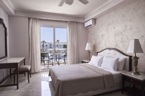 Minibar, in-room safe, desk, free cots/infant beds - Sandy Beach Resort (Corfu)