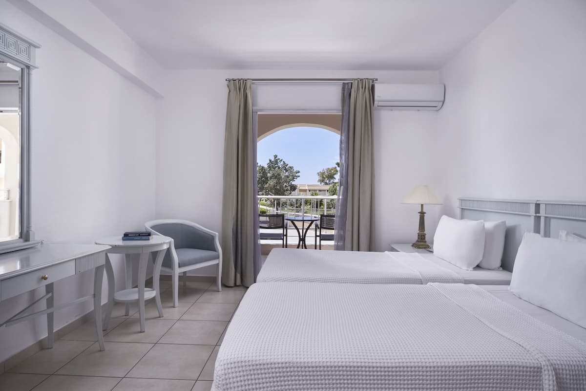 Habitación familiar, vista al jardín (Comfort) | Vista al jardín