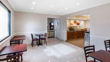 Free daily continental breakfast