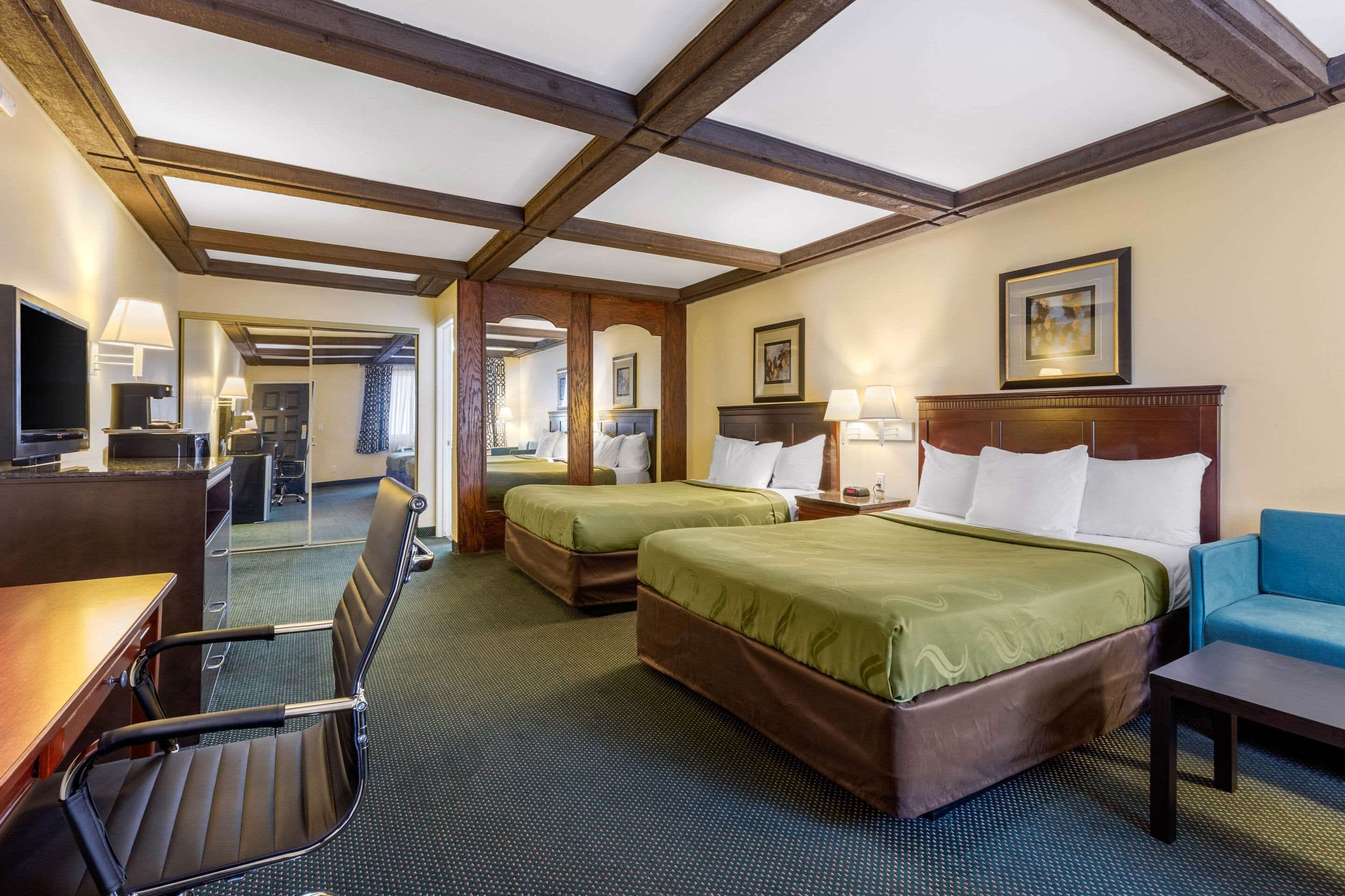 Ropa de cama de alta calidad y escritorio 