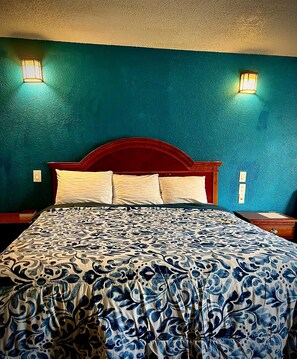 Iron/ironing board, free WiFi, bed sheets