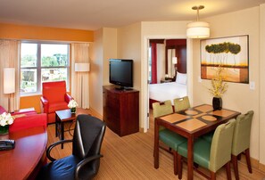 In-room safe, desk, iron/ironing board, free cribs/infant beds - Residence Inn by Marriott Auburn (Auburn)