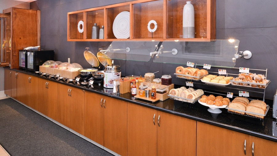 SpringHill Suites by Marriott Corona Riverside